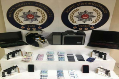 Mersin'de sahte kimlik hazırladıkları iddiasıyla 2 zanlı yakalandı