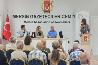 Mersin’de, “Afet döneminde gazetecilik ve basın” konulu konferans düzenlendi