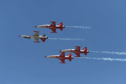 SOLOTÜRK Isparta semalarında gösteri yaptı