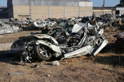 Depremler Hatay'daki 18 bin 711 araçta hasara neden oldu