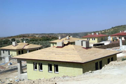 Hatay'ın kırsal mahallelerindeki depremzedeler için 2 bin 283 köy konutu yapılıyor