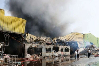 Adana Valisi Elban: “Yangına müdahale sürüyor, diğer yerlere sıçrama ihtimali azaldı”