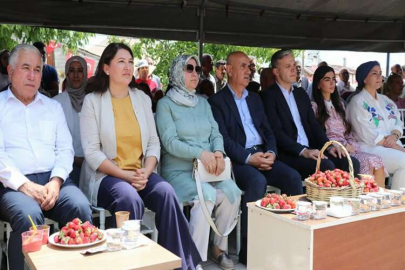 Karakışlakçı Çilek Festivali düzenlendi