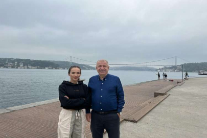 Ümit Özdağ, fotoğraflarını çektiği için turisti döven Feray’la bir araya geldi