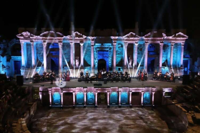 TRT sanatçıları, Hierapolis Antik Tiyatrosu'nda konser verdi