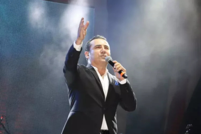 Şarkıcı Ferhat Göçer, Erzurum'da konser verdi