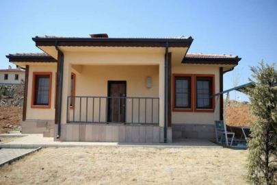 Türkoğlu'nda afetzedeler için inşa edilen 1150 daire ekimde teslim edilecek