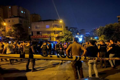 Kağıthane’de hareketli dakikalar: 2 polisin yaralandığı çatışma anı kameralara yansıdı