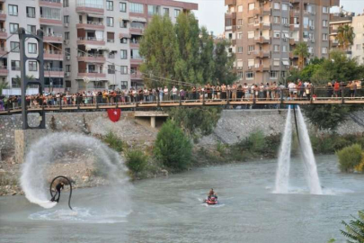 Mersin'de suyun önemine dikkati çekmek amacıyla flyboard gösterisi yapıldı
