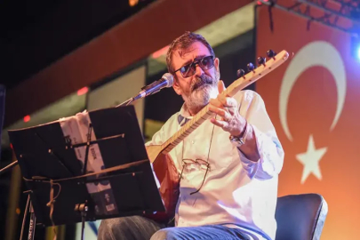 Nurettin Rençber'den Adana'da barış türküleri