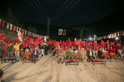 Mersin halkı Zafer Bayramı coşkusunu doyasıya yaşadı