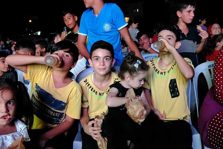 Yazlık sinema nostaljisi Altın Koza öncesi ilçelerde devam ediyor 3