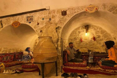 Kahramanmaraş’ta 5 asırlık Kapalı Çarşı’yı gezenler hem tarihe tanıklık ediyor