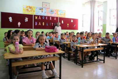 Türkiye'de ders zili yarın çalıyor..