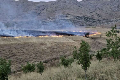 Adana Ceyhan’da anız yangını korkuttu!