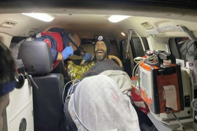 Mersin'de mağarada rahatsızlanan ABD'li dağcı tahliye edildi