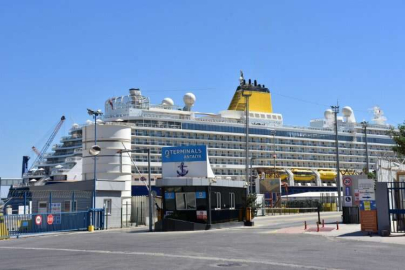 Antalya'ya 2 kruvaziyerle 1508 turist geldi