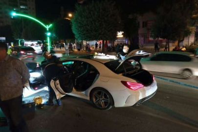 Lüks otomobil çalıp polise ateş eden şahıslar kıskıvrak yakandı