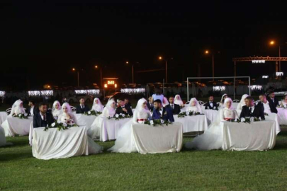 Hatay'da 100 depremzede çift için toplu nikah töreni yapıldı