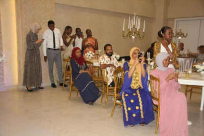 Tanzanyalı Omary, Mersinli İrem ile dünyaevine girdi