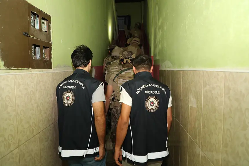 Mersin polisinden “umut tacirlerine” operasyon 3