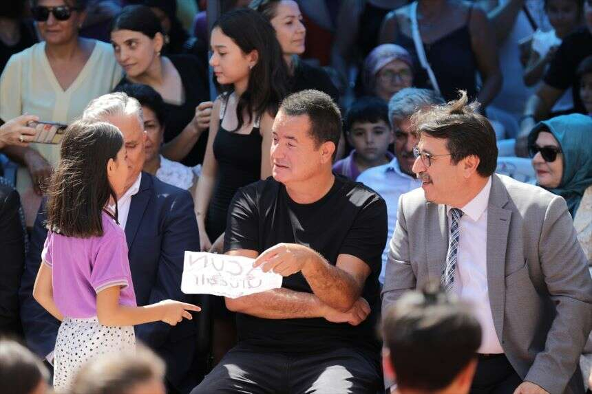 AA-20230926-32244235-32244222-DOMINIK_CUMHURIYETINDE_OLDURULEN_TURK_KAMERAMAN_ALPER_BAYCININ_ADI_OKULUNDA_YASATILACAK