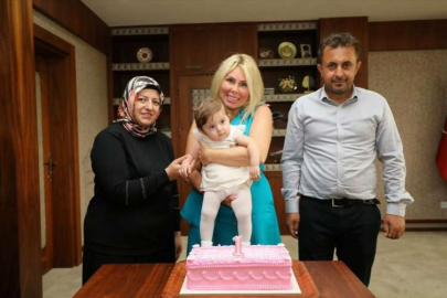 Türkiye'nin ikinci rahim nakli hastası Havva Erdem'in bebeği 1 yaşına girdi