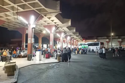 Otogarlarda öğrenci yoğunluğu