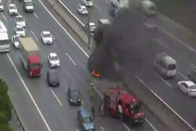 TEM Otoyolu’nda 1,5 milyon liralık araç alev alev yandı