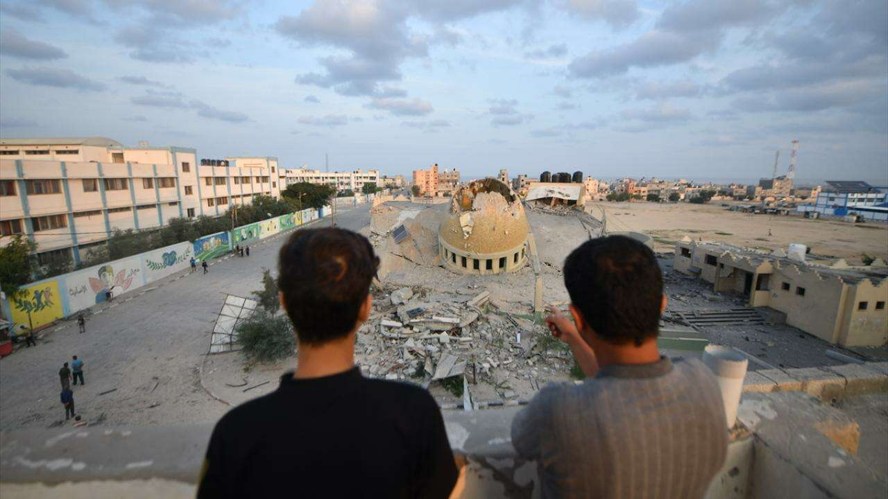 israil-gazzedeki-el-emin-muhammed-camiini-vurdu-001