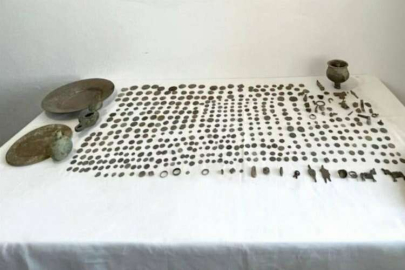 Mersin'de 785 sikke ve 32 tarihi obje ele geçirildi