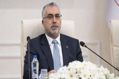 Bakan Işıkhan: "5 yılık dönemde ’Ev Hanımlarına Emeklilik’ düzenlemesini yürürlüğe sokacağız"