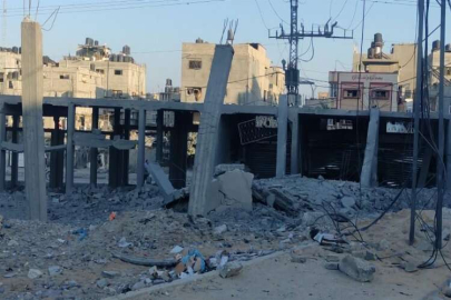 İsrail, Zaviye Çarşısı'ndaki 4 katlı binayı vurdu