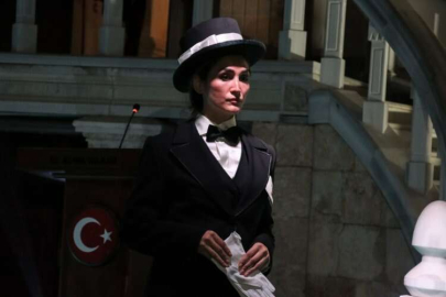 Adana'da "Atatürk ve Cumhuriyet" temalı kostümler tanıtıldı