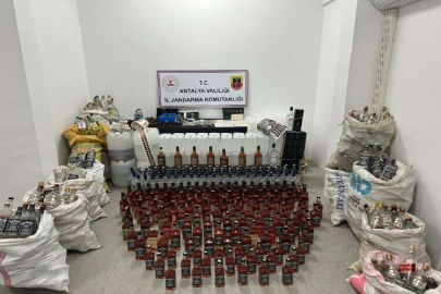 Antalya'da kiraladığı evde sahte alkol üreten şüpheli yakalandı