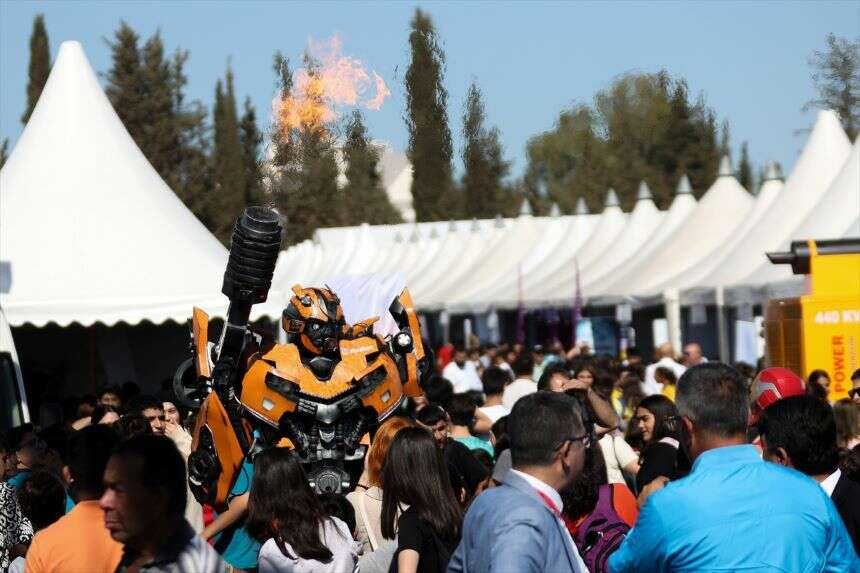 AA-20231019-32453276-32453273-SANAYI_VE_TEKNOLOJI_BAKANI_KACIR_ANTALYA_BILIM_FESTIVALI_ACILISINA_KATILDI