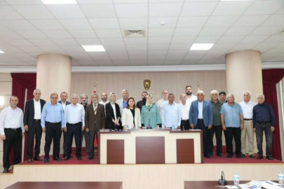 Adana'da Yüreğir Belediye Meclisi ve MHP İl Başkanlığı İsrail'in saldırılarına tepki gösterdi