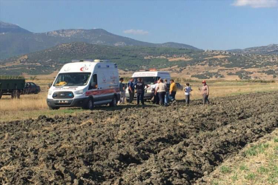 Burdur'da tarlasını sürerken traktörden düşen çiftçi yaralandı