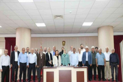 Yüreğir Belediye Meclisi İsrail katliamına karşı tek yürek oldu