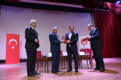 "Cumhuriyet'in 100. yılında Hatay" sempozyumu gerçekleştirildi