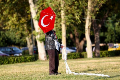 Antalya'da "Türkiye Yüzyılında Bin Çocuk, Bin Uçurtma Şenliği" düzenlendi