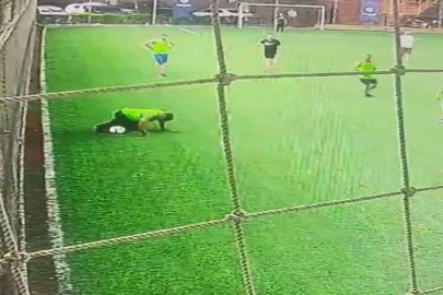 Adana'da halı sahada kalp krizi geçiren kişi hayatını kaybetti