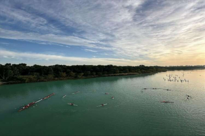 Adana 15 Temmuz Şehitler Köprüsü'nde dev Türk bayrağı altında 100. yıl kutlaması