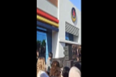 Antalya'da Cumhuriyet Bayramı törenindeki sözleri sosyal medyaya yansıyan öğretmen gözaltına alındı