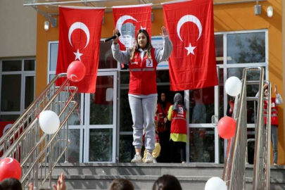 Kızılay Haftası etkinlikleri depremlerin merkez üssü Kahramanmaraş'ta sürüyor