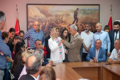 Adana'da siyasi değişim: Sultan Zeynep Erciyes CHP'ye geçti