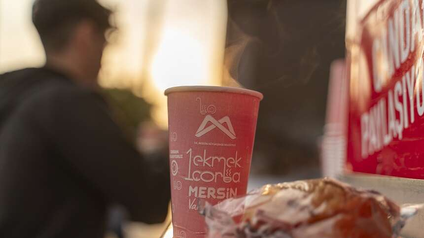 Mersin'de içleri ısıtan çorba ikramı başladı2 (1)