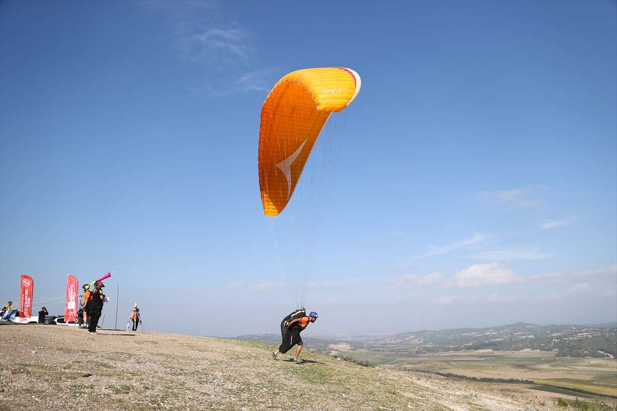 AA-20231104-32650405-32650387-ADANADA_TURKIYE_YAMAC_PARASUTU_HEDEF_SAMPIYONASI_FINALI_BASLADI