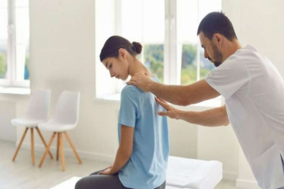 8 saatten fazla masa başında kalanlara omurga sağlığı uyarısı