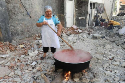 Enkaz, depremzede kadının üretim alanı oldu